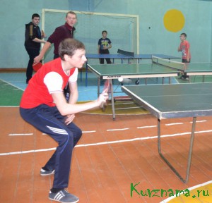 21 ноября в КСОШ № 1 среди учебных заведений района прошли лично-командные  соревнования по теннису