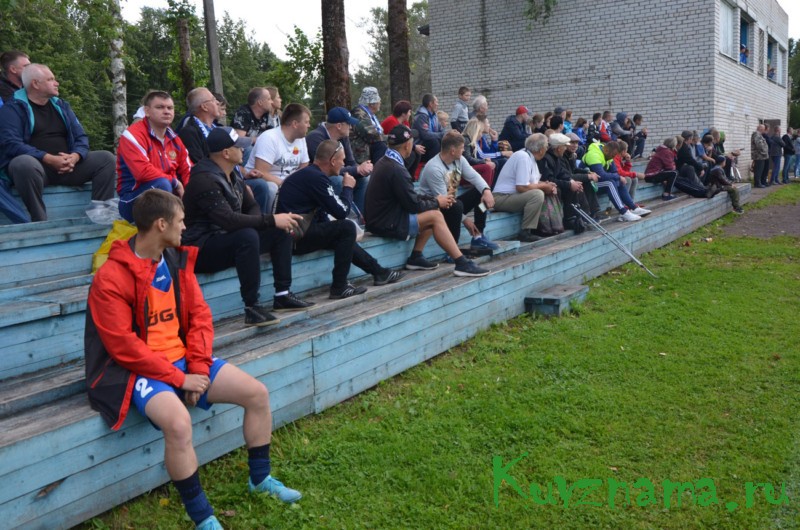 Футбольный клуб «Бумажник» открыл сезон