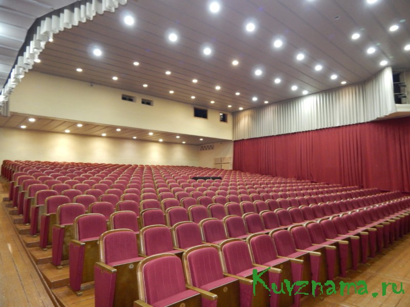 Отремонтирован зрительный зал в Торопецком Доме культуры