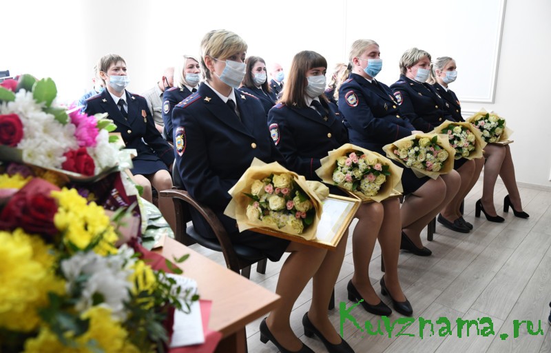 Игорь Руденя поздравил с профессиональным праздником и вручил награды сотрудникам подразделений по делам несовершеннолетних