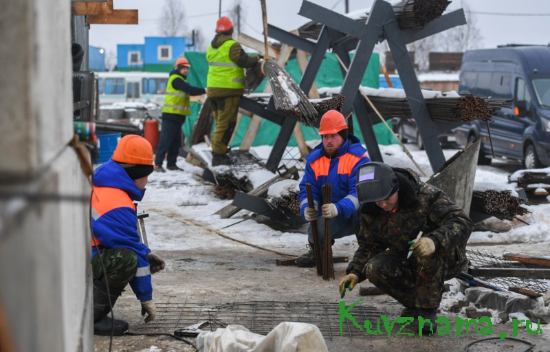 На площадке строительства транспортно-пересадочного узла в Завидово началось заполнение водой гавани нового речного порта